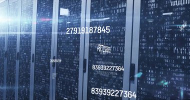 Bilgisayar sunucuları üzerinden veri işleme resmi. Küresel finans, iş, bağlantılar, hesaplama ve veri işleme kavramı dijital olarak oluşturuldu.