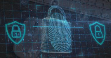 Devre kartında asma kilit ve veri işleme resmi. Küresel siber güvenlik, bağlantılar, hesaplama ve veri işleme kavramı dijital olarak oluşturuldu.