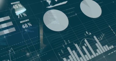 Ofis üzerinde finansal veri işleme resmi. Küresel finans, iş, bağlantılar, hesaplama ve veri işleme kavramı dijital olarak oluşturuldu.