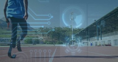 Dijital devre ve veri analiz görüntüsüyle koşan bir atlet. performans, fitness, teknoloji, spor, hız, eğitim