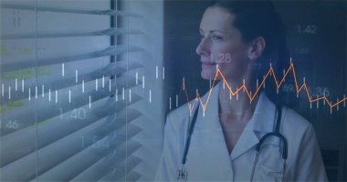 Kafkasyalı kadın doktor üzerinden veri işleme görüntüsü. Küresel tıp, bağlantılar, hesaplama ve veri işleme kavramı dijital olarak oluşturulmuş görüntü.