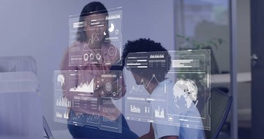 İşletme veri analizi, ofiste iş birliği yapan çeşitli meslektaşlar üzerindeki imajını analiz ediyor. Takım çalışması, işbirliği, teknoloji, sunum, beyin fırtınası, proje