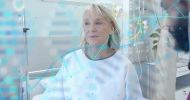 Çeşitli erkek doktor ve yaşlı kadın hastaların üzerindeki DNA iplikleri. dijital arayüz, kontrol, bağlantı, hastane ve sağlık hizmetleri, dijital olarak oluşturulmuş görüntü.