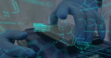 Bilimadamlarının laboratuvarda ellerinin üzerinde bilimsel veri işleme resmi. Küresel bilim, bağlantılar, hesaplama ve veri işleme kavramı dijital olarak oluşturulmuş görüntü.