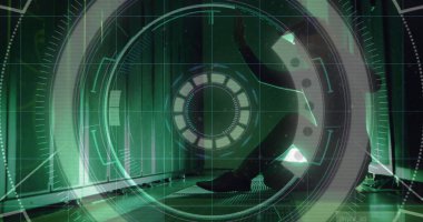 Bilgisayar sunucuları üzerinde bağlantıları olan dijital veri işleme resmi. Dijital olarak oluşturulmuş küresel bağlantılar, hesaplama ve veri işleme kavramı.