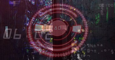 Bilgisayar sunucularında tarama yapan dijital veri işleme resmi. Dijital olarak oluşturulmuş küresel bağlantılar, hesaplama ve veri işleme kavramı.