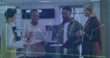 Muhtelif meslekdaşların ofiste konuştuğu diyagramlar. İş, teknoloji ve dijital arayüz kavramı dijital olarak oluşturuldu.