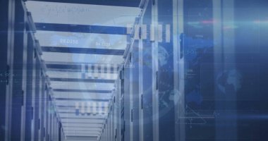 Sunucu odasında veri işleme ve matematiksel denklemlerin resmi. Küresel teknoloji, bilgisayar ve dijital arayüz kavramı dijital olarak oluşturulmuş görüntü.