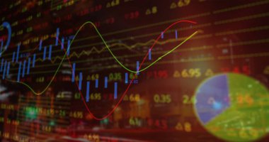 Şehir manzarası üzerinde finansal veri işleme resmi. Küresel finans, iş, bağlantılar, hesaplama ve veri işleme kavramı dijital olarak oluşturuldu.