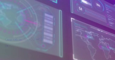 Mor arkaplan üzerindeki ekranlardaki istatistik ve dijital veri işleme resimleri. Dijital olarak oluşturulmuş küresel bağlantılar, hesaplama ve veri işleme kavramı.