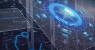 Bilgisayar sunucularında devre baord ve veri işleme görüntüsü. Dijital olarak oluşturulmuş küresel bağlantılar, hesaplama ve veri işleme kavramı.