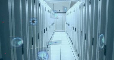 Sunucu odasında tarama yapılırken görüntüsü. İş, teknoloji ve dijital arayüz kavramı dijital olarak oluşturuldu.