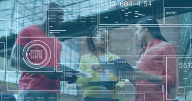 Muhtelif meslektaşların ofiste toplanmasıyla ilgili finansal veri işleme resmi. Küresel iş, finans ve dijital arayüz kavramı dijital olarak oluşturulmuş görüntü.