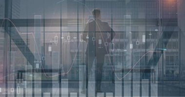 Ofisteki iş adamının mali veri işleme görüntüsü. Küresel finans, iş, bağlantılar, hesaplama ve veri işleme kavramı dijital olarak oluşturuldu.