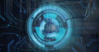 Bilgisayar sunucularının üzerindeki dijital veri işleme ve devre kartının resmi. Dijital olarak oluşturulmuş küresel bağlantılar, hesaplama ve veri işleme kavramı.