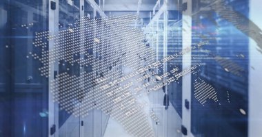 Bilgisayar sunucuları üzerinden dijital veri işleme resmi. Dijital olarak oluşturulmuş küresel bağlantılar, hesaplama ve veri işleme kavramı.