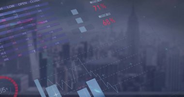 Şehir manzarası üzerinde şema ve veri işleme resimleri. Küresel teknoloji, iş ve dijital arayüz kavramı dijital olarak oluşturulmuş görüntü.