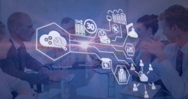 Çeşitli meslektaşların el çırpması üzerine medya simgeleri. Teknoloji, iş ve dijital arayüz kavramı dijital olarak oluşturulmuş görüntü.