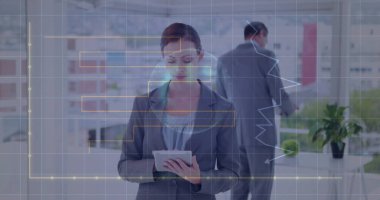 Ofiste çalışan çeşitli iş adamlarının diyagram ve şekilleri. Küresel iş ve dijital arayüz kavramı dijital olarak oluşturulmuş görüntü.