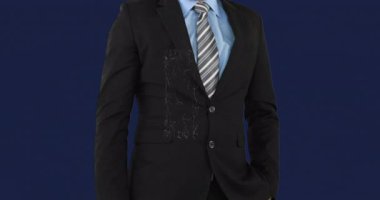 Dijital ağ bağlantılarına işaret etme animasyonu, mavi arka plandaki takım elbiseli iş adamı. ağ, teknoloji, bağlantı, yenilik, şirket