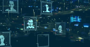 Şehir manzarası üzerinde insan simgeleri ve veri işleme imgeleri. Teknoloji, iş ve dijital arayüz kavramı dijital olarak oluşturulmuş görüntü.