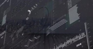 Dijital grafiklerin animasyonu ve kentsel şehir manzarası üzerinde veri görselleştirmesi. Teknoloji, analitik, fütüristik, yenilik, ağ