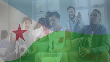 Televizyon izlemek, Cibuti bayrağı animasyonu yapan bir grup arkadaş oturma odasında. Kutlama, eğlence, birliktelik, vatanseverlik, toplanma, eğlence