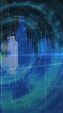 Veri işleme üzerine bitcoin sembolünün animasyonu. küresel iş, finans, bağlantılar ve dijital arayüz konsepti dijital olarak oluşturulmuş video.