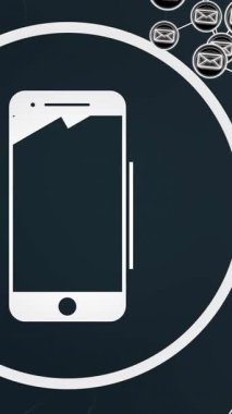 Akıllı telefondan zarf simgelerinin canlandırılması. küresel iş, finans, bağlantılar ve dijital arayüz konsepti dijital olarak oluşturulmuş video.