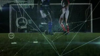 Dijital veri ile sahada yarışan futbolcular animasyonu örtüyor. Spor, rekabet, sporcular, takım çalışması, teknoloji, yenilik