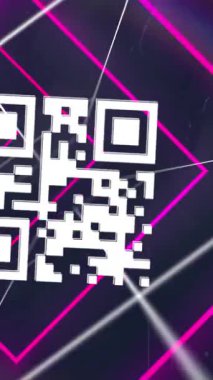 Renkli QR kodları üzerinde pembe neon geometrik şekillerin animasyonu. soyut, ışık, desen ve hareket kavramı dijital olarak oluşturulmuş video.