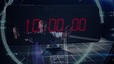 Okulda, çocuk gelecekteki dijital spor arayüzü için animasyon teknolojisi kullanıyor. yenilik, gelecek, etkileşim