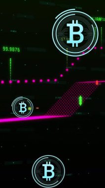 Siyah arkaplan üzerinde veri işleme ve bitcoin sembolü animasyonu. Ukrayna krizi ve uluslararası politika kavramı dijital olarak oluşturuldu.