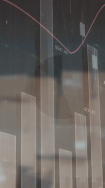 Boş bir depoda finansal veri işleme animasyonu. küresel sevkiyat, dağıtım ve bağlantılar konsepti dijital olarak oluşturulmuş video.