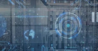 Veri merkezindeki sunucuların üzerinde dijital devre desenleriyle veri işleme animasyonu. Teknoloji, ağ oluşturma, siber güvenlik, fütürist, altyapı