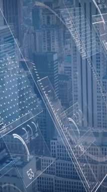 Şehir manzarası üzerinde veri işleme animasyonu. küresel iş, finans, bağlantılar ve dijital arayüz konsepti dijital olarak oluşturulmuş video.