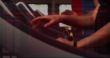 Klavyeye veri terminaline erişimi olan eller animasyonu kaplıyor. Teknoloji, siber güvenlik, kodlama, programlama, dijital, bilgisayar