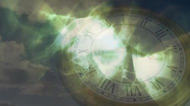 Dönen yeşil ve sarı soyut ışık desenlerinin üzerindeki saat animasyonu. Zaman, hareket, ışıltılı, canlı, dinamik, enerji