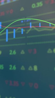 Finansal verilerin ve grafiklerin yeşil arka planda canlandırılması. küresel iş, finans, ekonomi ve teknoloji konsepti dijital olarak oluşturulmuş video.