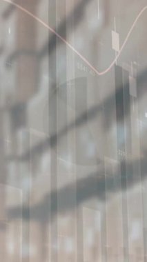 Boş bir depoda finansal veri işleme animasyonu. küresel sevkiyat, dağıtım ve bağlantılar konsepti dijital olarak oluşturulmuş video.