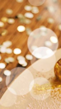 Pastaların üzerinde beyaz lekelerin canlandırılması. Ulusal pasta günü ve dijital olarak üretilen video konsepti.