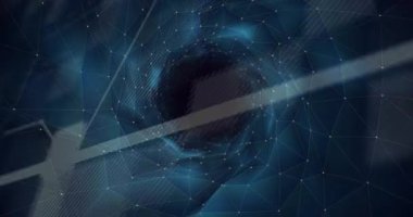 Ağ bağlantıları geometrik arkaplan üzerindeki verileri animasyon tarzında işliyor. Teknoloji, bağlantı, soyut, dijital, fütürist, siber uzay