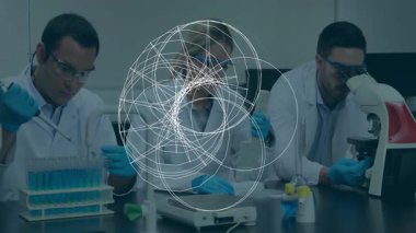 Bilimadamları geometrik veri işleme animasyon örtüsüyle laboratuvarda çalışıyorlar. Bilim, yenilik, teknoloji, araştırma, veri analizi, fütüristik