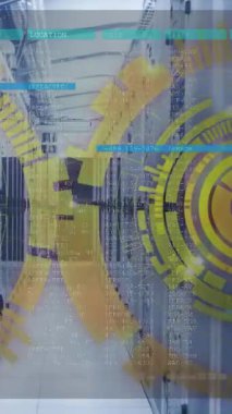 Sunucu odasında veri işleme ve tarama animasyonu. sunucular ve bulut hesaplama kavramı dijital olarak oluşturulmuş video.