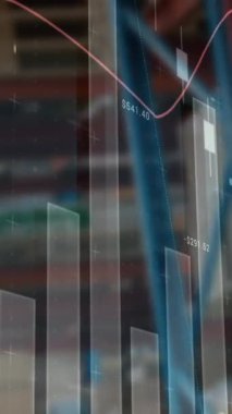 Boş bir depoda finansal veri işleme animasyonu. küresel sevkiyat, dağıtım ve bağlantılar konsepti dijital olarak oluşturulmuş video.