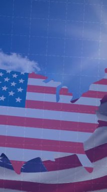 Amerikan bayrağının animasyonu ve istatistik işlemeli harita. Amerikan vatanseverliği, bağımsızlık ve iş konsepti dijital olarak üretilen video.
