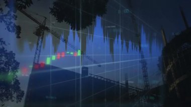 İnşaat alanının üzerinde vinç ve binalarla borsa grafik animasyonu. finans, büyüme, kalkınma, mimari, ekonomi, iş