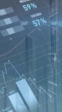 Siyah arkaplan üzerinde veri işleme animasyonu. küresel teknoloji ve dijital arayüz kavramı dijital olarak oluşturulmuş video.