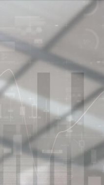 Boş bir depoda finansal veri işleme animasyonu. küresel sevkiyat, dağıtım ve bağlantılar konsepti dijital olarak oluşturulmuş video.