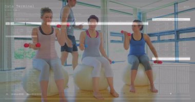 Veri işleme animasyon örtüsüyle istikrar topları üzerinde egzersiz yapan insanlar. Fitness, egzersiz, denge, teknoloji, egzersiz, spor